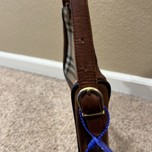 Authentic BURBERRY SHOULDERBAG bought from @bagriculture - Picture 13 of 14